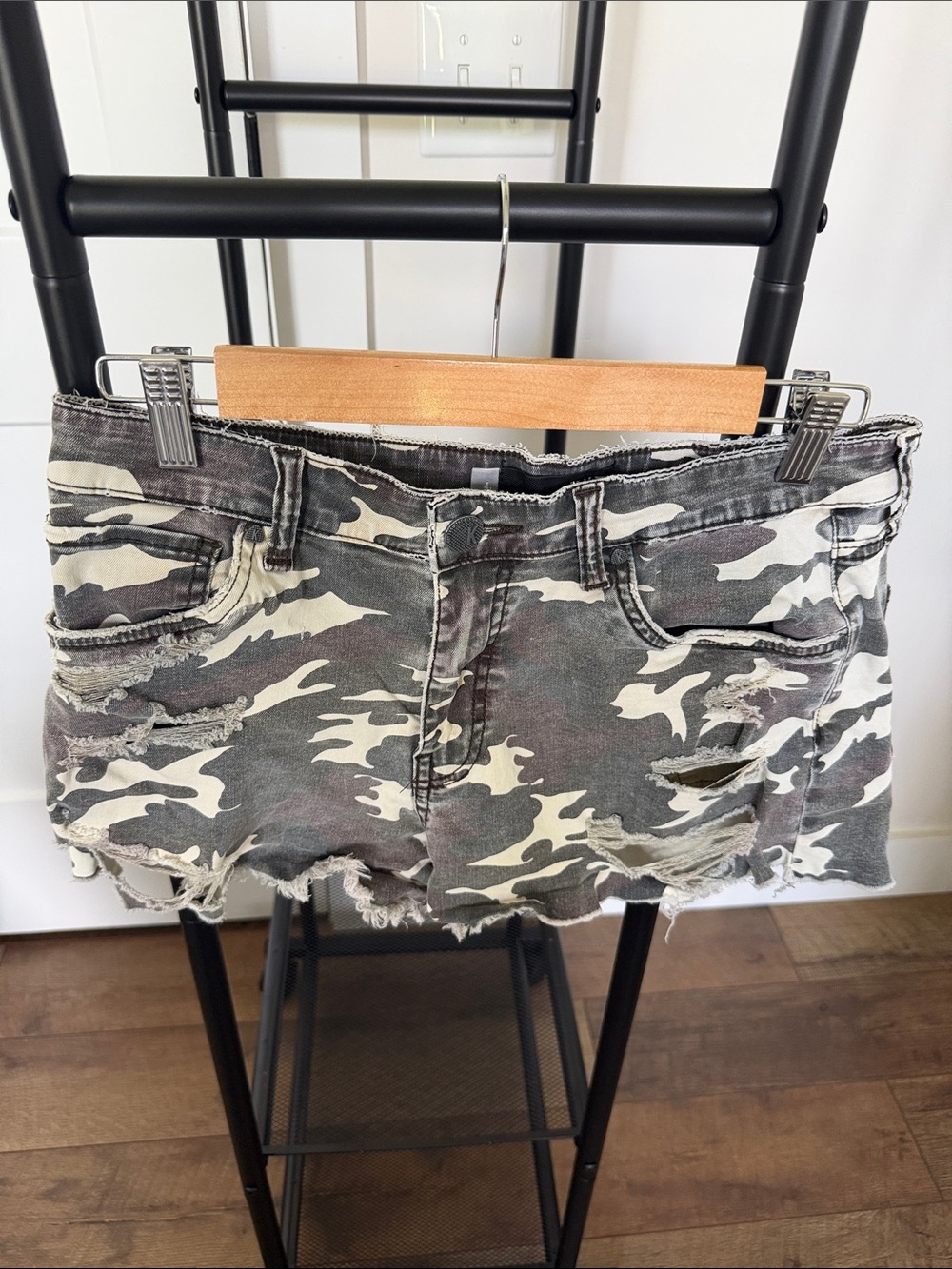 Kut From The Kloth - Distressed Camo Shorts